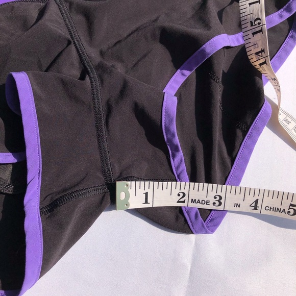 EUC Lululemon Groovy Run Shorts Size Dot 6, 2” Inseam - Picture 7 of 7